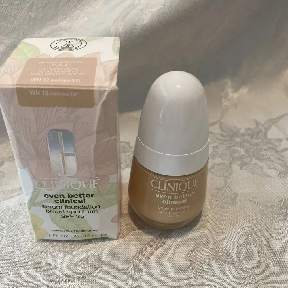 Clinic Even Better Serum Foundation SPF 25 WN12 Meringue